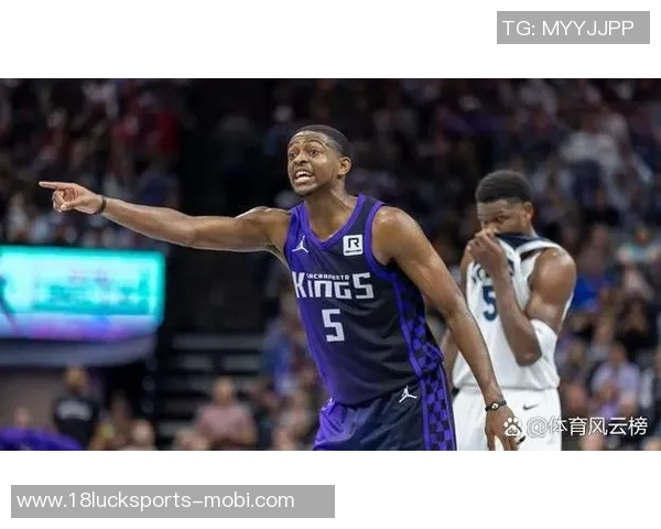 曼恩首节火力全开独得10分半场高效6中5贡献14分3板表现出色